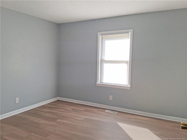 Building Photo - 1086 Essex Pl