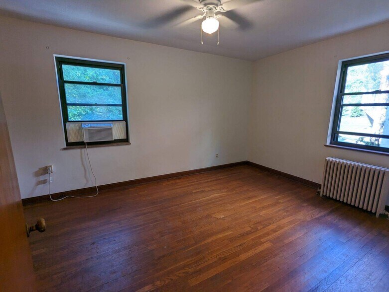 Building Photo - 2813 Temple Ave