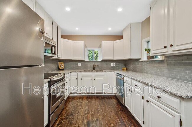 Building Photo - 217 Skyland Ave