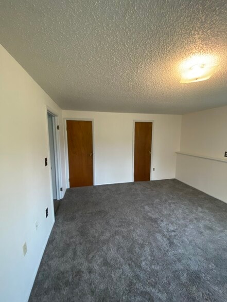 Building Photo - 520 N 11th Ave