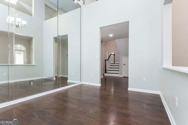 Building Photo - 2914 Lenox Rd NE