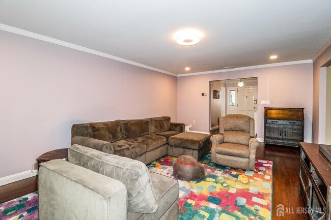 Building Photo - 71 Woodbridge Ave