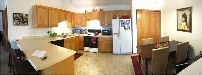 Building Photo - Stonefield Place - 210