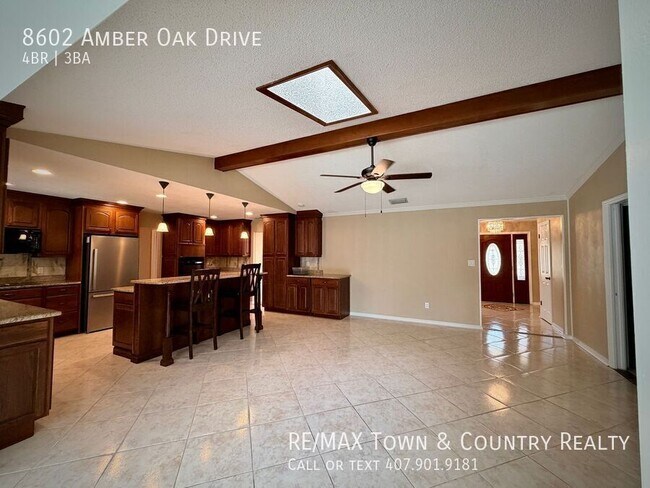 Building Photo - 8602 Amber Oak Dr