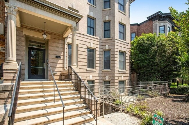 Building Photo - 1323 Clifton St NW