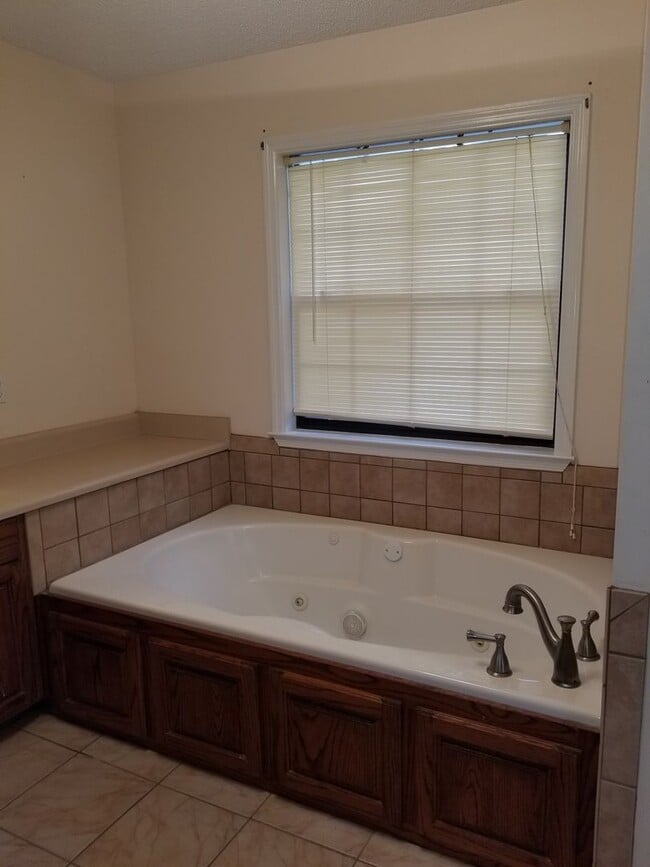 Building Photo - Ashley Lane, Enterprise, AL (Level Plains area)