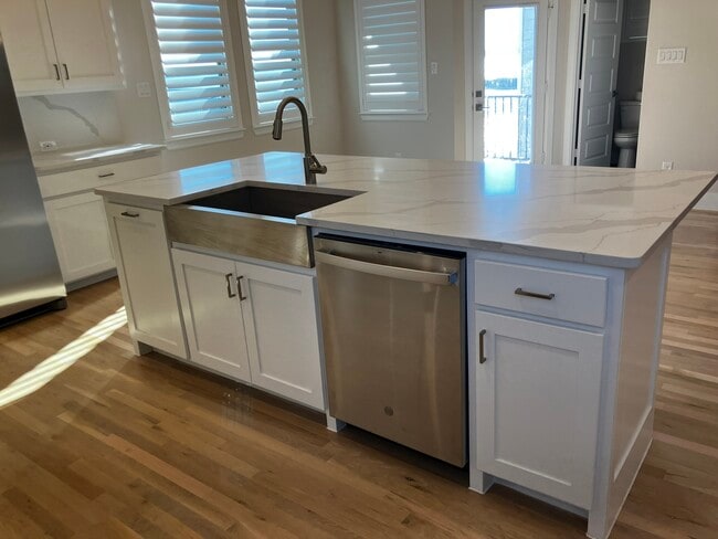 Building Photo - 1225 Marc Pl