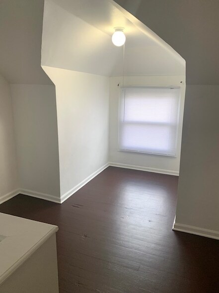Building Photo - 17058 Anthony Ave