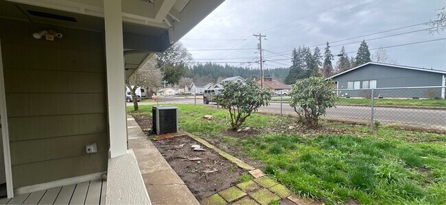 Building Photo - 938 Madison St