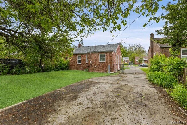 Building Photo - 18697 Sunderland Rd