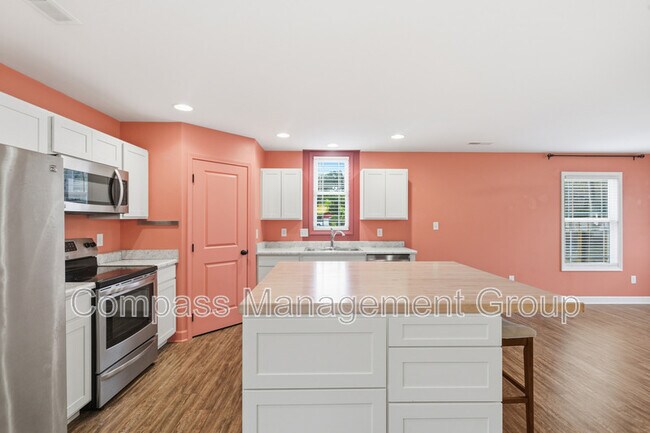 Building Photo - 3104 Husky Way