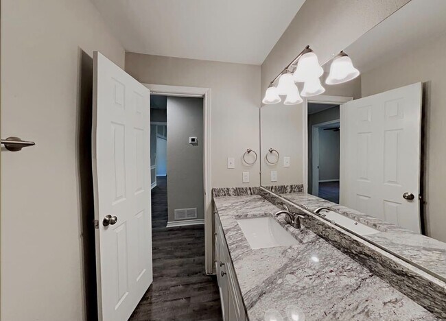 Building Photo - 614 Arbor Creek Dr