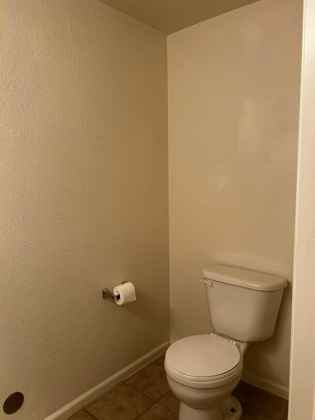 Building Photo - 12929 Grant Cir E