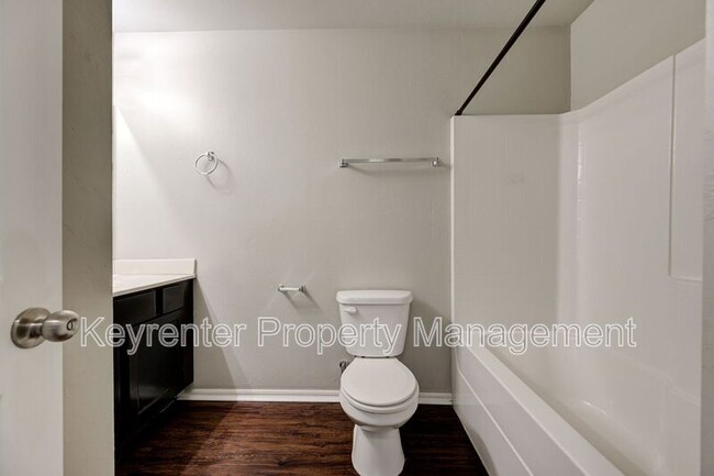 Building Photo - 3533 SE 94th St