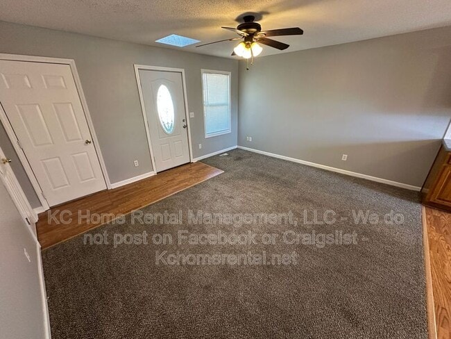 Building Photo - 817 NE Independence Ct