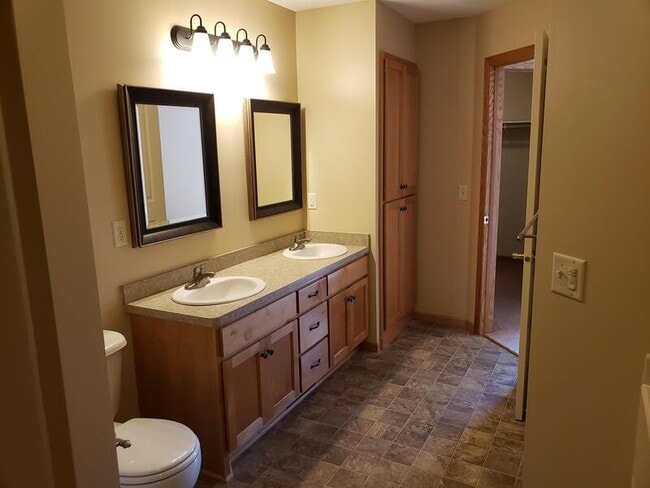 Building Photo - 9473 Eagle Nest Ln
