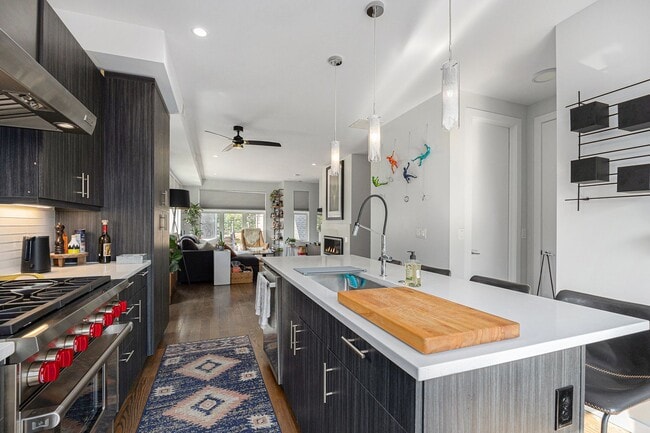 Building Photo - End unit Townhome with Stunning Views from...