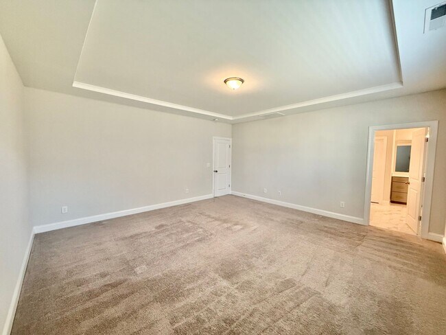 Building Photo - Stunning 5BD, 3BA Raleigh Home Within the ...