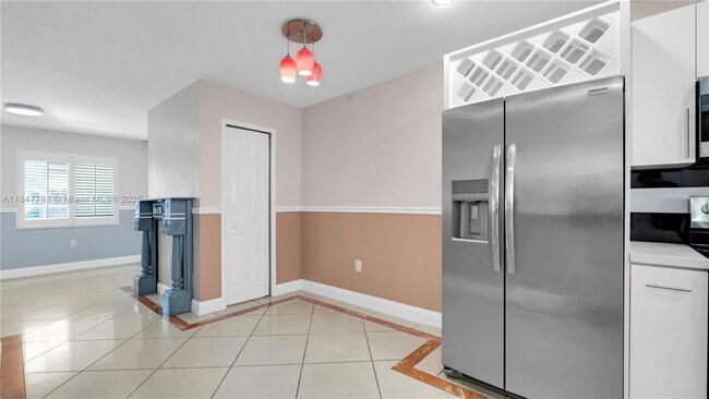 Building Photo - 2860 W 80th St