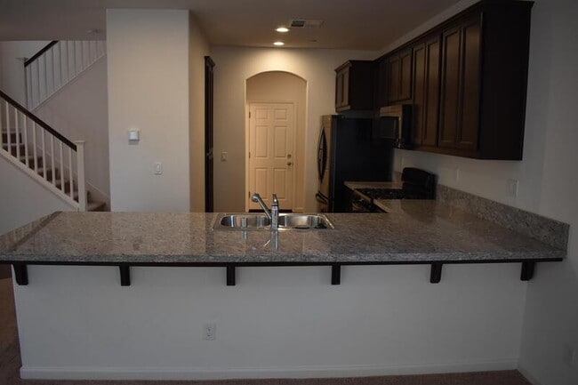 Building Photo - 1441 Bianchi Ln