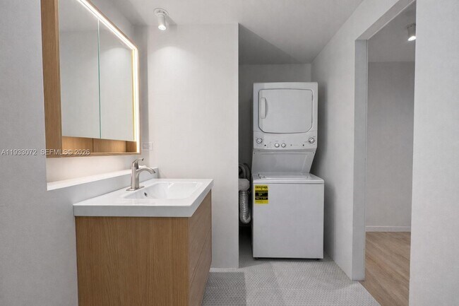 Building Photo - 1840 Jefferson Ave