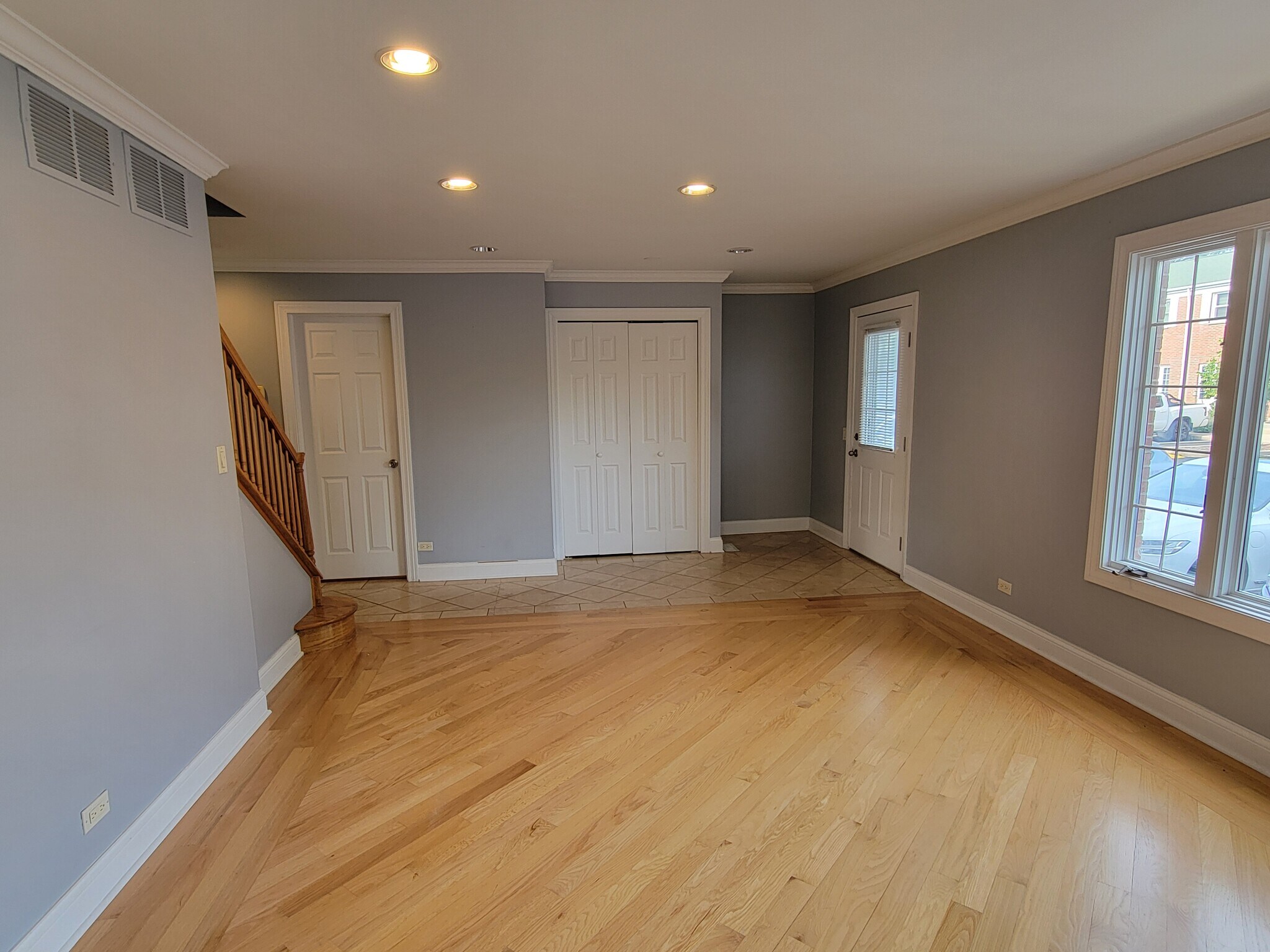 Building Photo - 2116 Rugen Rd