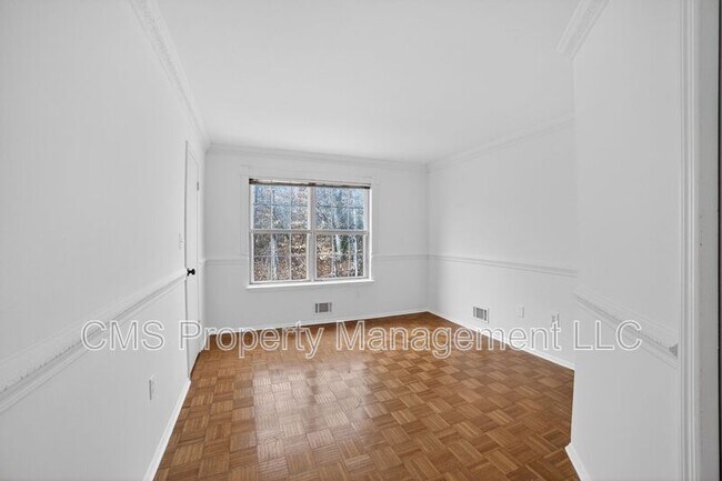 Building Photo - 1803 Poplar Ct