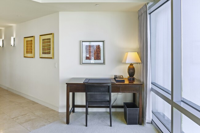 Building Photo - 223 Saratoga Rd