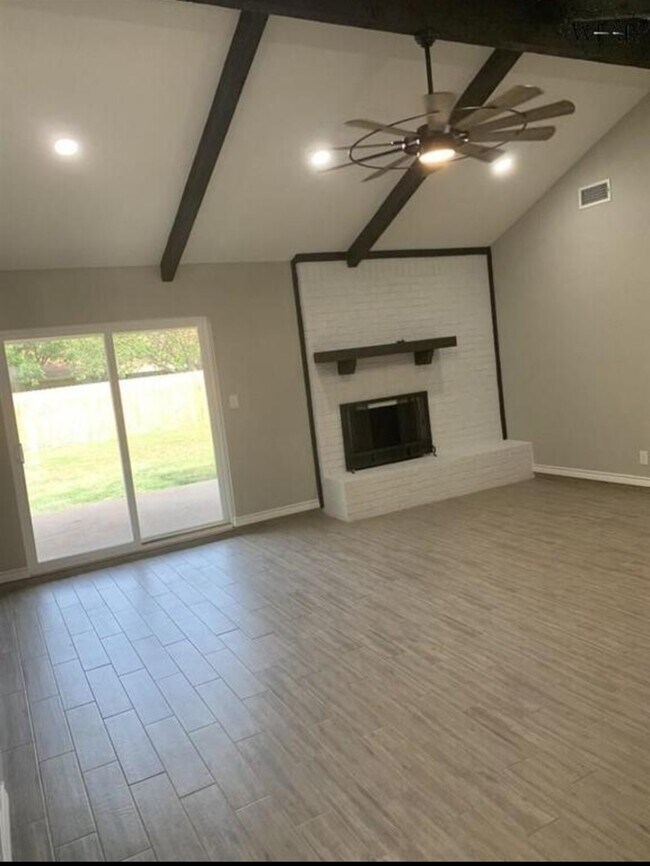 Building Photo - 5813 Briargrove Dr