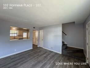 Building Photo - 102 Hoffman Pl
