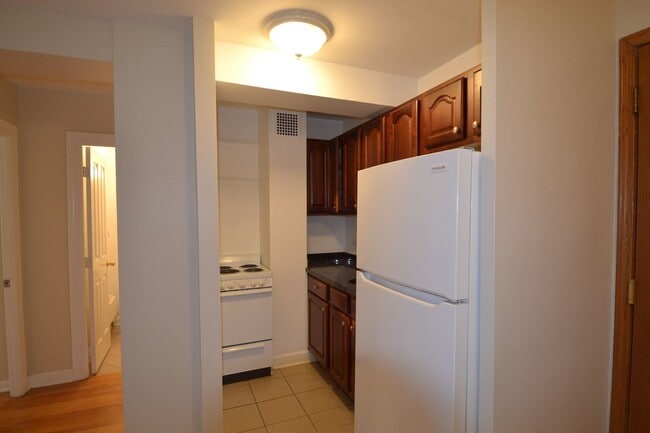 Building Photo - 4180 N Marine Dr