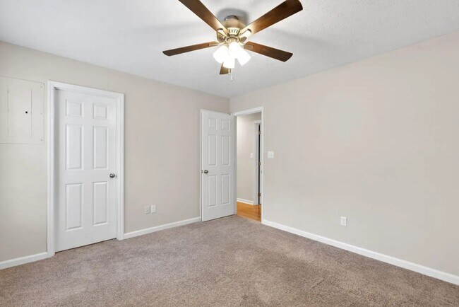 Building Photo - Cashel Court