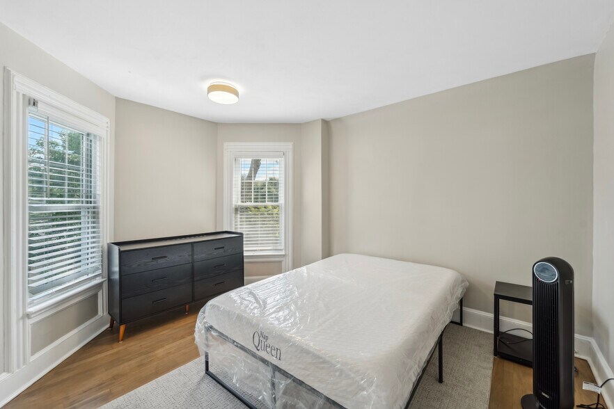 Building Photo - 95 Leroy St