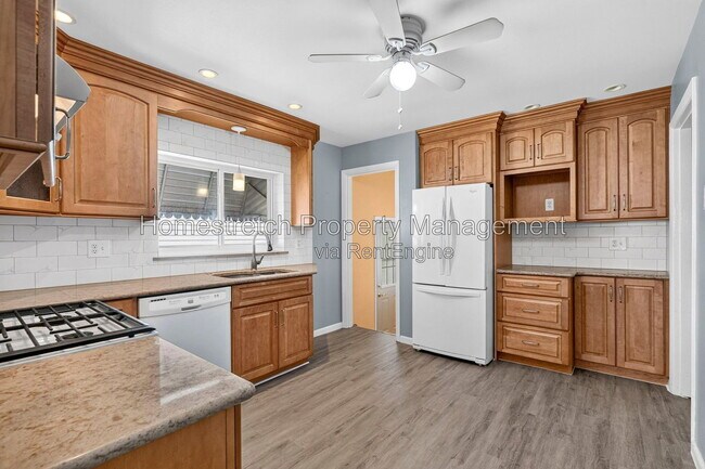 Building Photo - 9826 Ravensbrook Dr