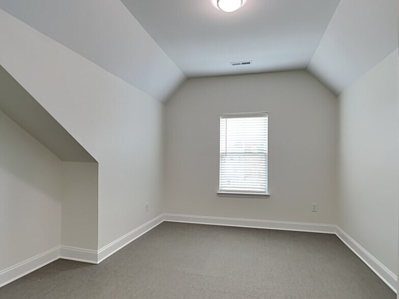 Building Photo - 2388 Eagle Creek Ct