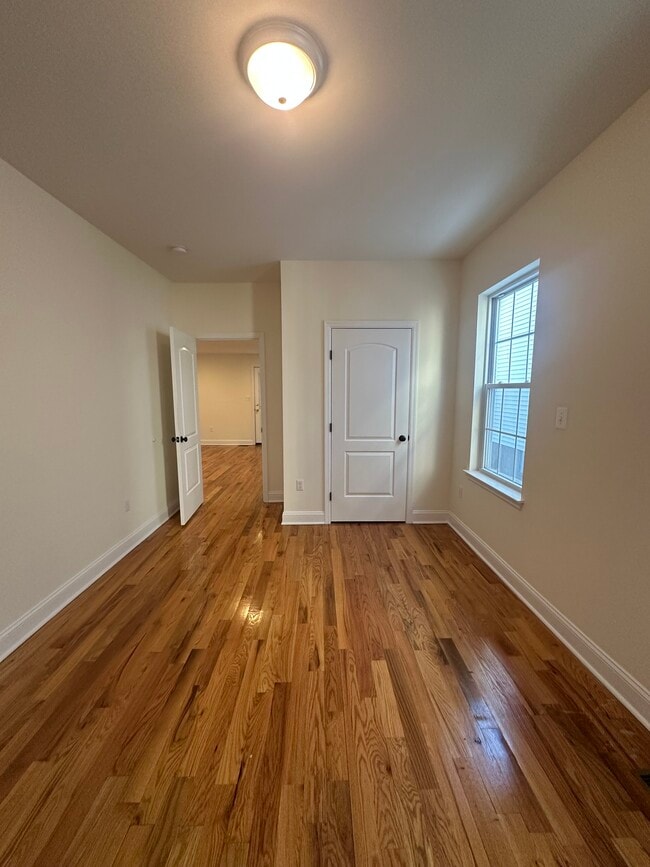 Building Photo - 166 W Washington Ave