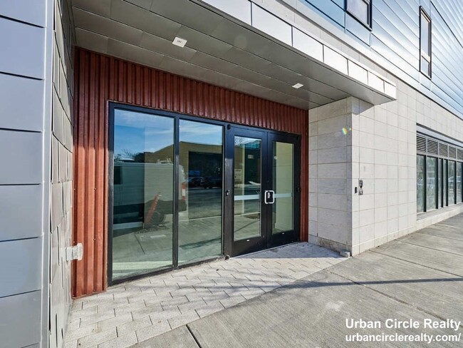 Building Photo - Spacious One Bed Now Available