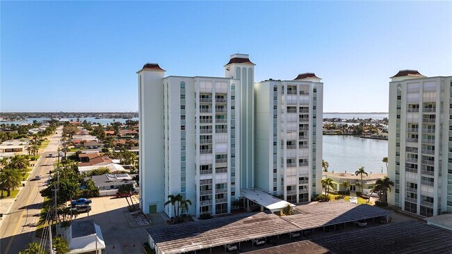 Building Photo - 420 64th Ave