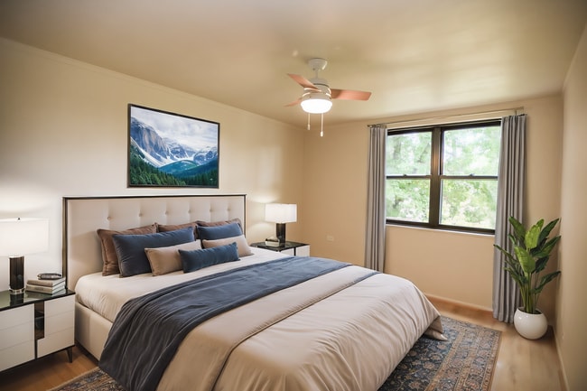 Building Photo - Farragut Flats