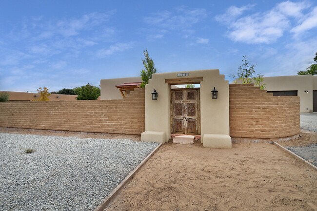 Primary Photo - 1020 Ortega Rd NW