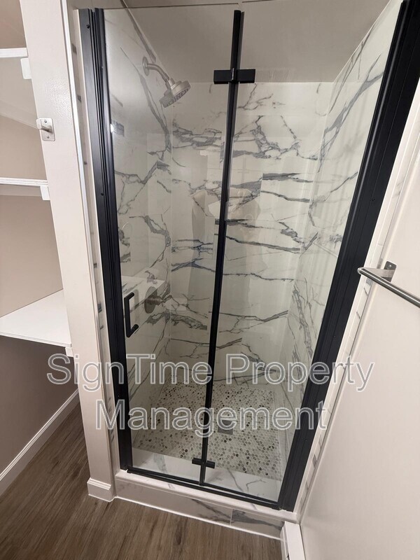 Building Photo - 229 Jonathan St