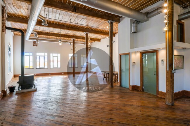 Building Photo - 161 Mangum St SW