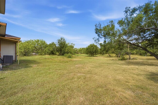 Building Photo - 600 Highland Ranch Way