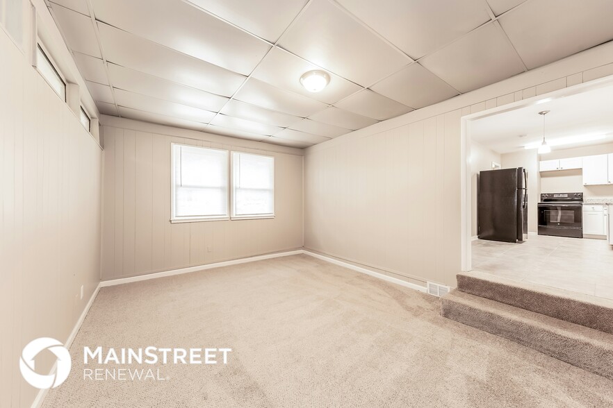 Building Photo - 105 16th Terrace NE