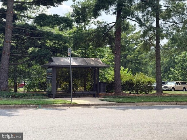 Building Photo - 6621 Wakefield Dr