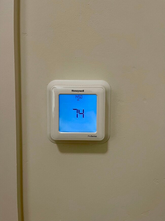 Building Photo - 1080 Park Blvd