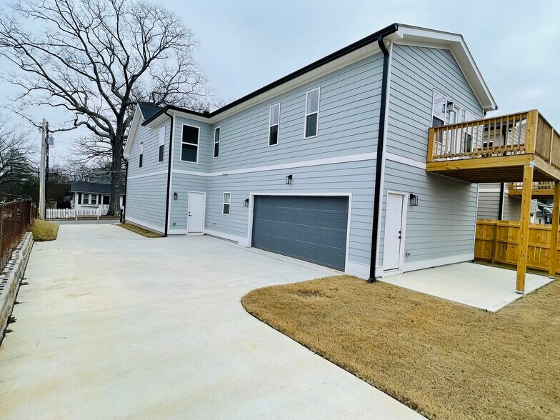 Building Photo - 3189 Jackson St