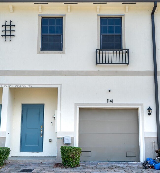 Building Photo - 1141 SW 6th Ct