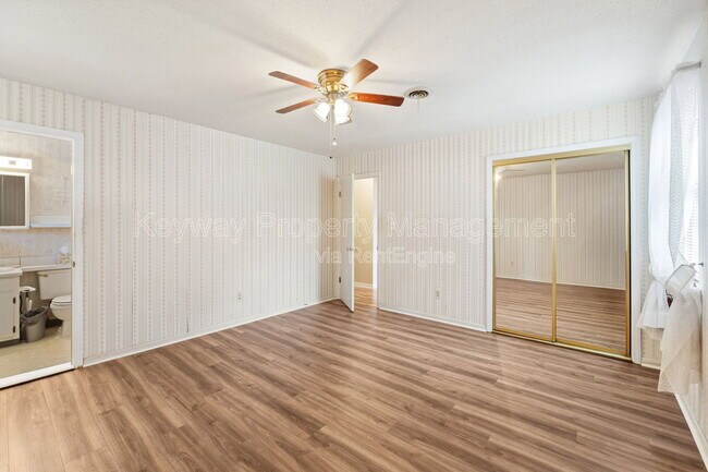 Building Photo - 4537 Shawnee Dr
