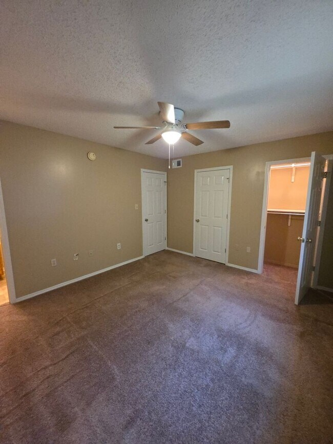 Building Photo - 30 Hammco Cir